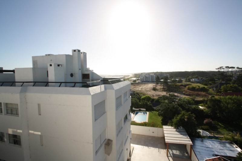 Pent house en venta sobre Playa Mansa con magníficas vistas !!